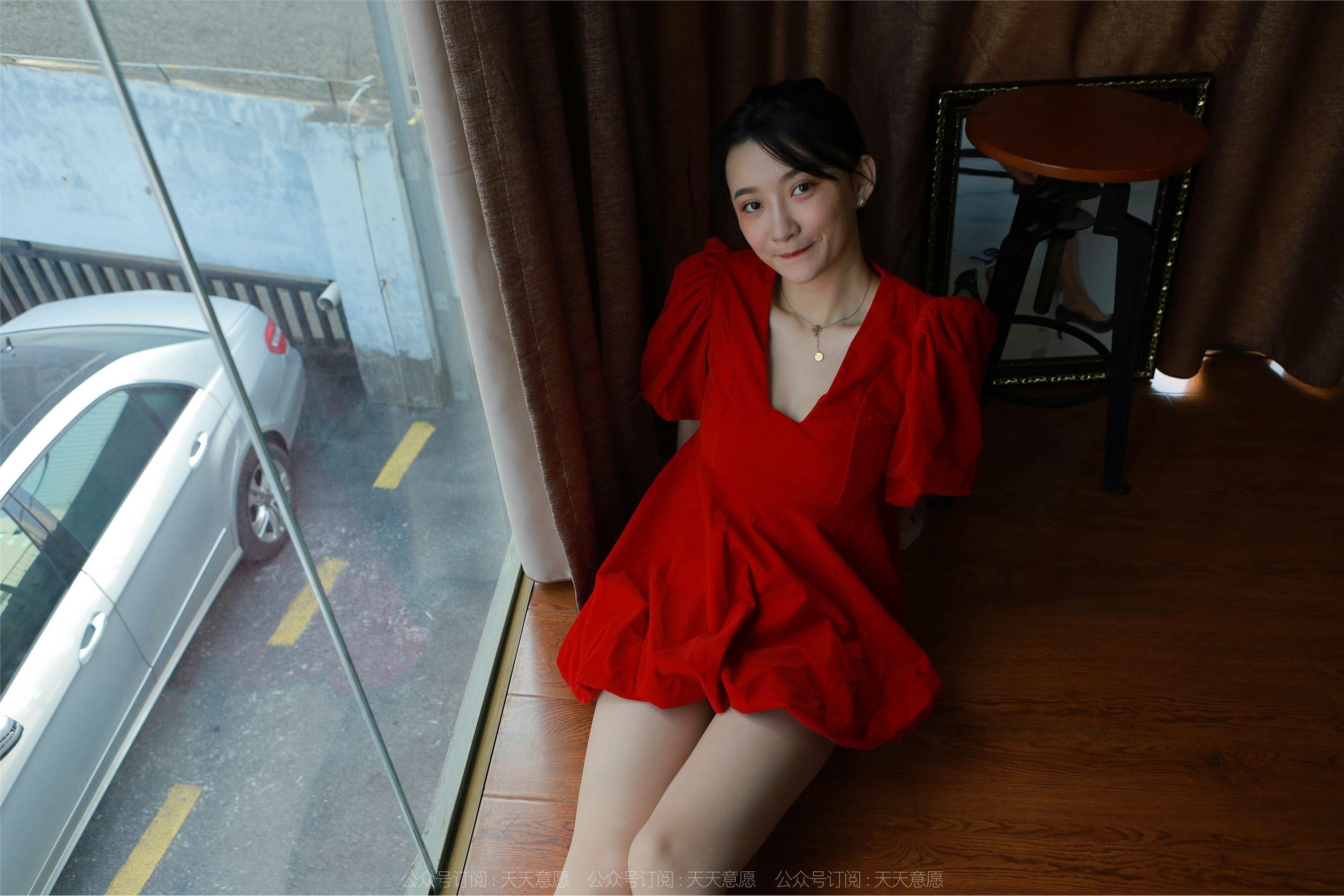 IESS异思趣向  2022.02.10 丝享家1001：秋秋《跨年夜性感红裙》